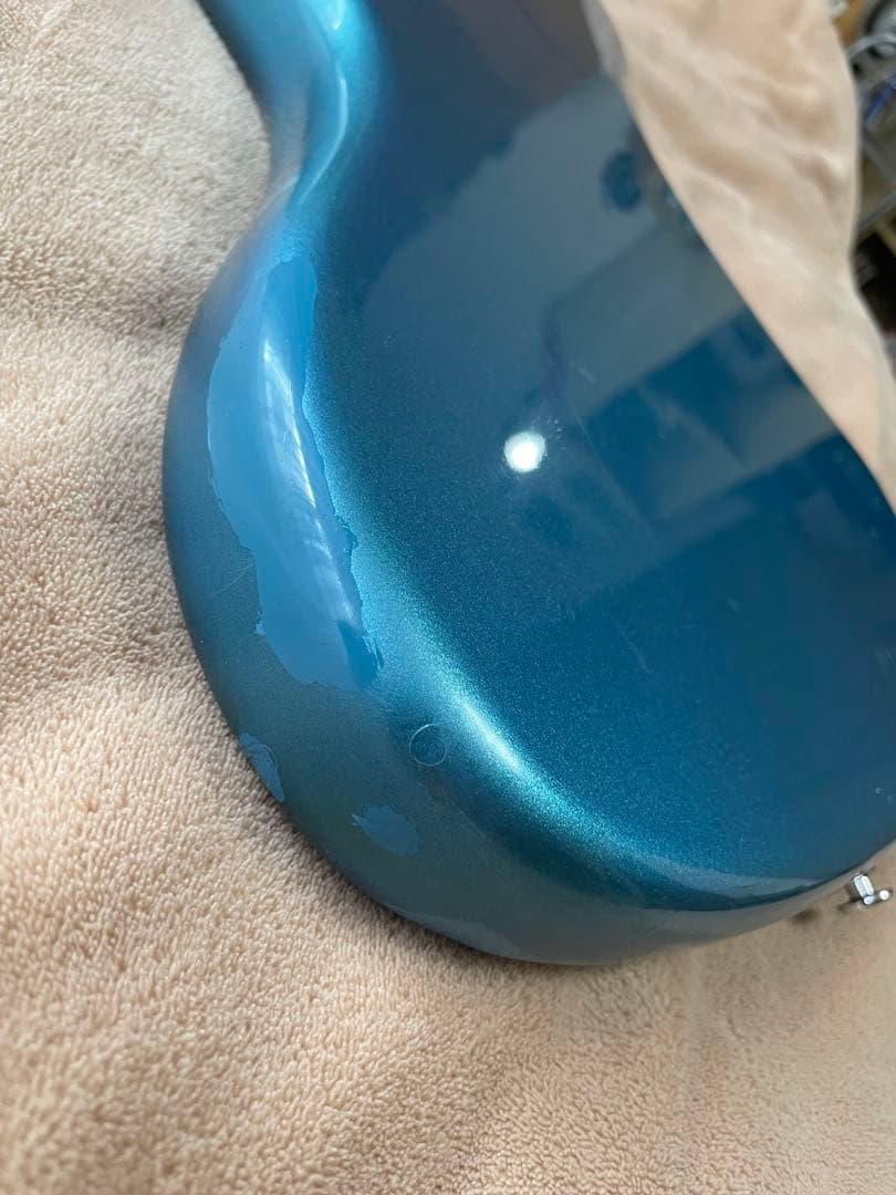 エレクトリックベース　プレイテック　ジャズベースタイプ　新品弦に交換済み。