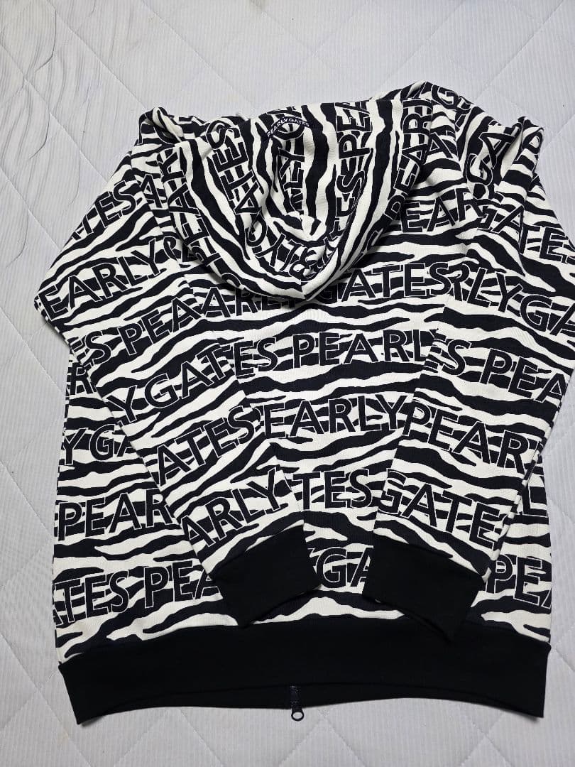 Syoです!新品同様パーリーゲイツゼブラ柄裏起毛セットアップ６