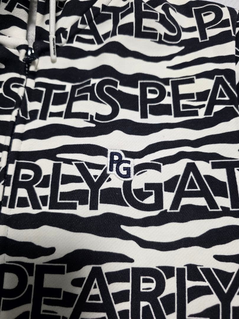 Syoです!新品同様パーリーゲイツゼブラ柄裏起毛セットアップ６