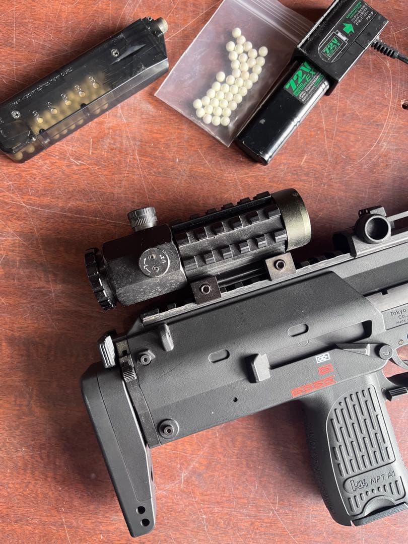 H&K MP7 A1 電動ガン 本体と付属品
