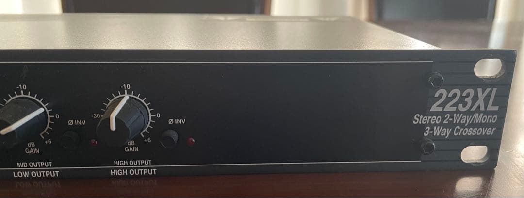dbx 223XL チャンネルデバイダー アナログクロスオーバー