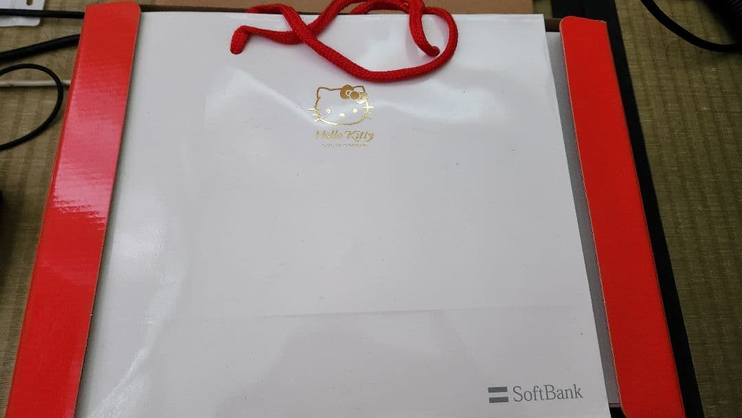 ​【激レア】ハローキティ レトロ携帯電話