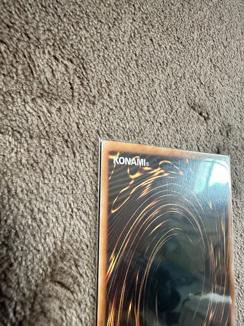 レッドアイズ絵違い