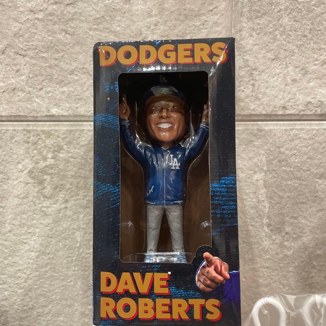 デイブ・ロバーツ監督　ボブルヘッド人形　2025年4月26日