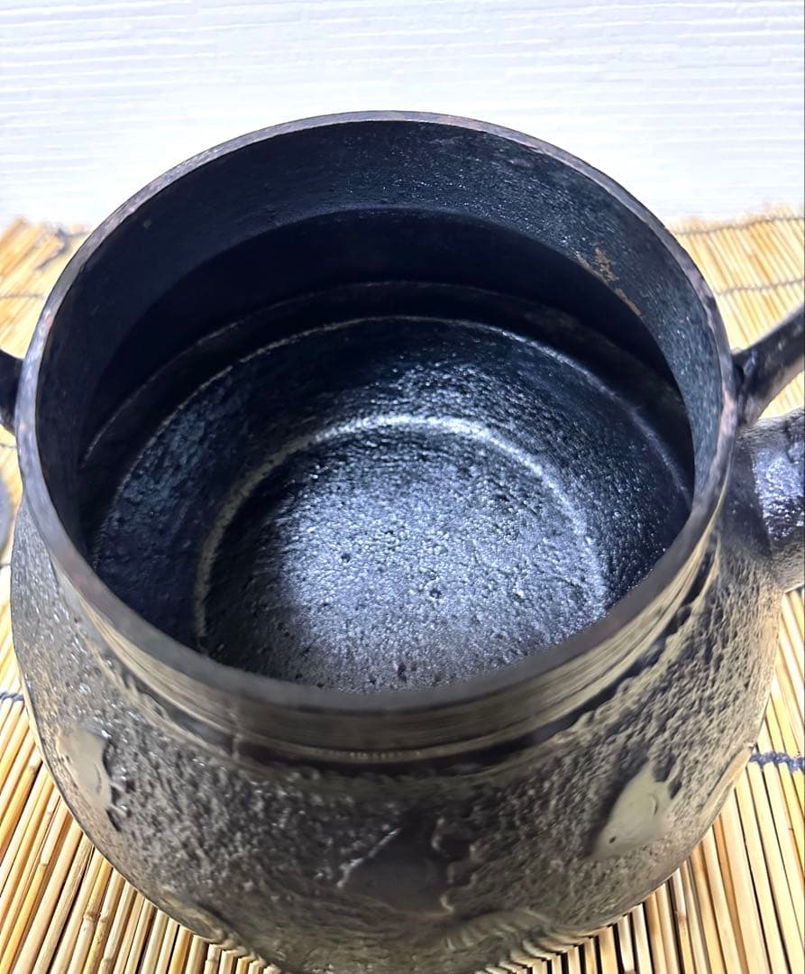 未使用、保管品、付属品付　南部岩鋳造　１８型　千鳥文様　南部鉄瓶　南部鉄器　鉄瓶