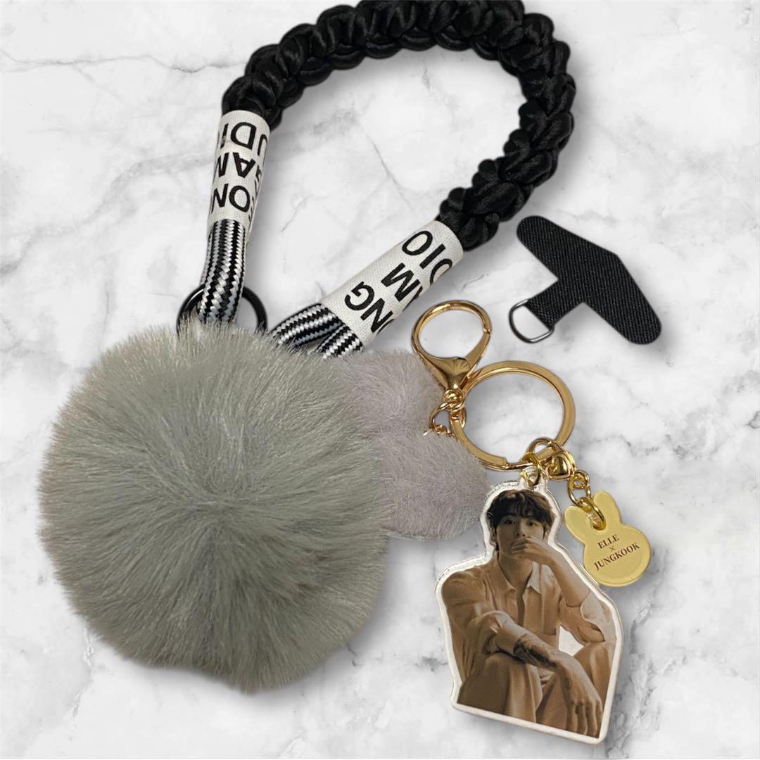 tomo様 リクエスト BTS JUNGKOOK ぽんぽんウサギさんキーホルダー