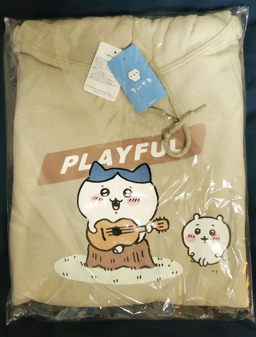 ちいかわ 初期完売パーカー ハチワレ