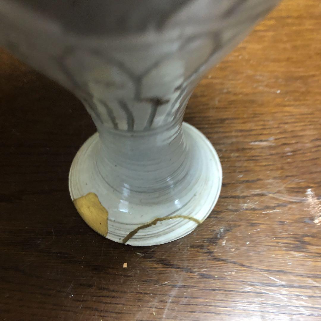 粉青沙牡丹文瓶（縁口金継）李朝写し