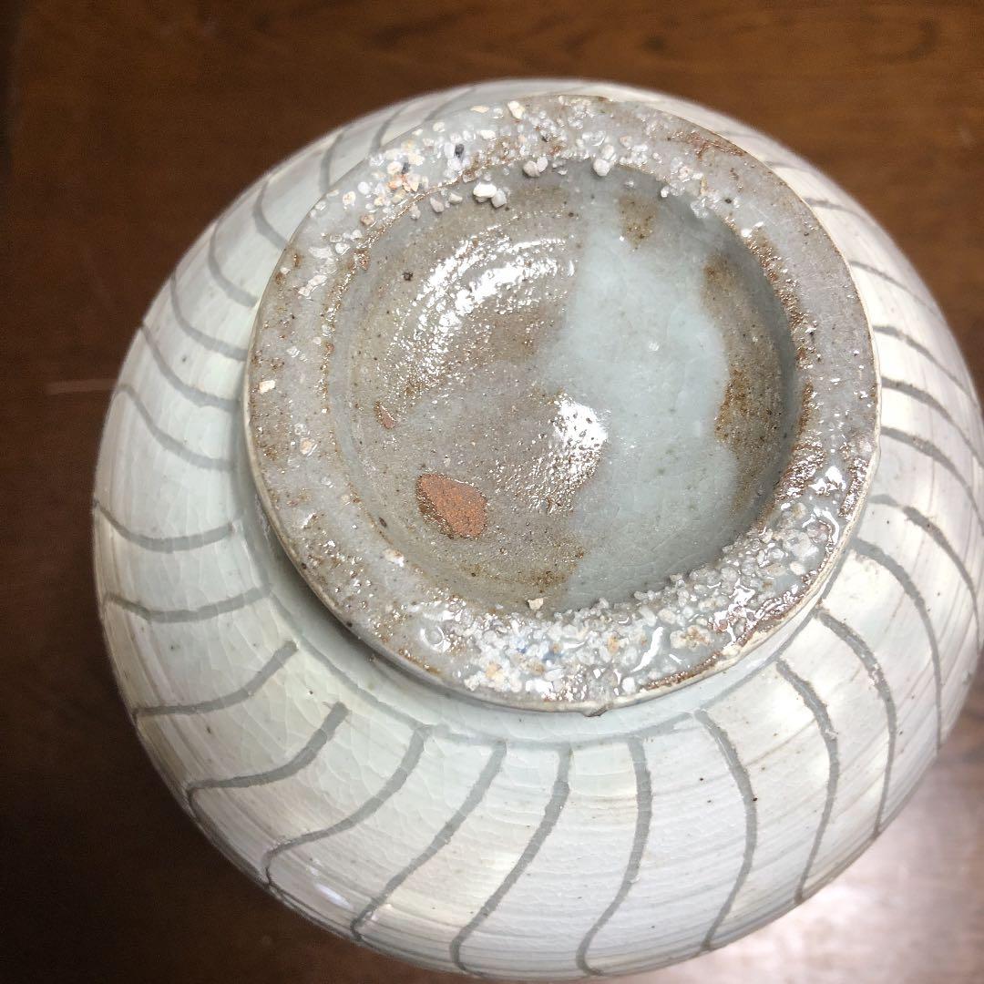 粉青沙牡丹文瓶（縁口金継）李朝写し