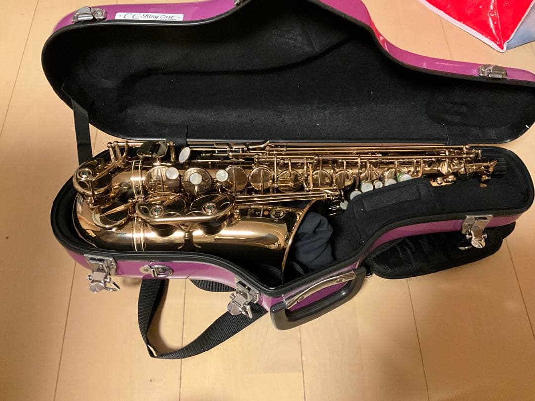 サックス本体 ゴールド ケース付き