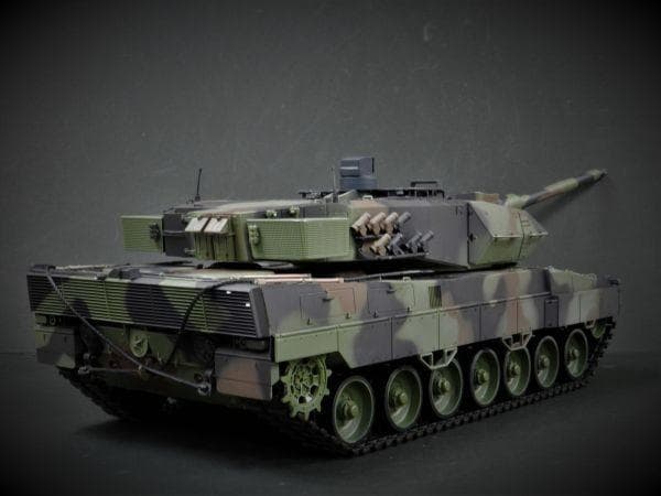 Henglong（ヘンロン）1/16 レオパルト2 A6 技術基準適合証明済