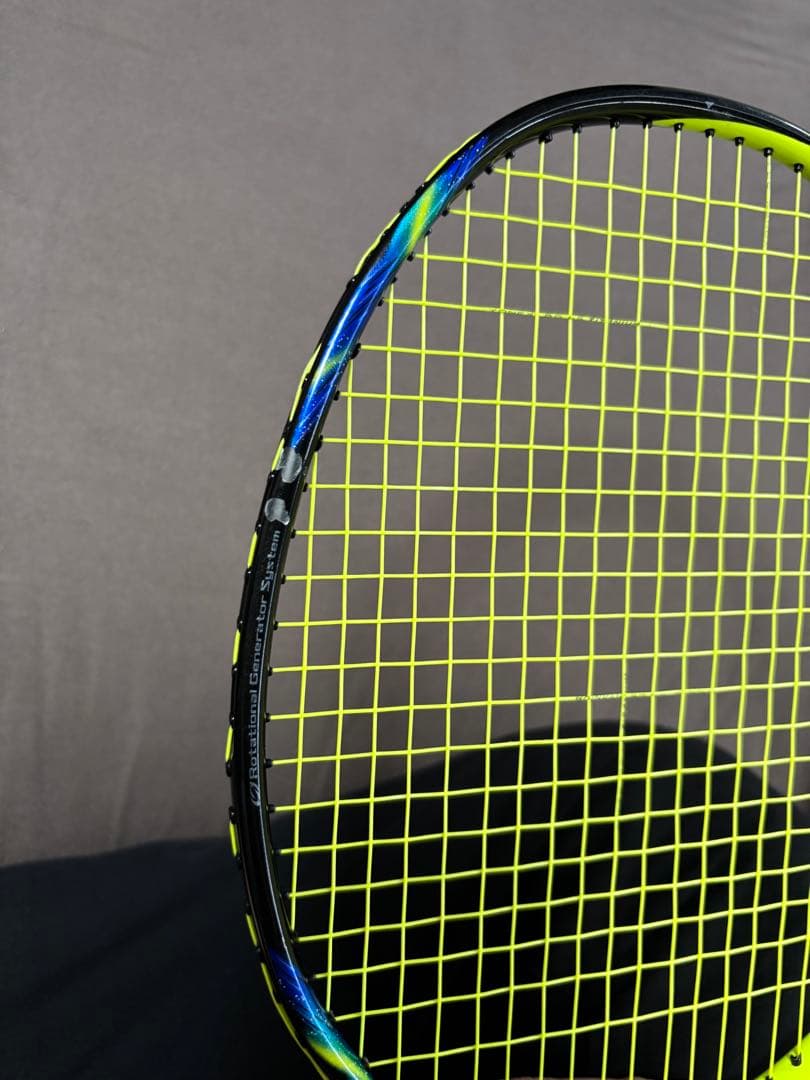 バドミントンラケット アストロクス77 4u5g 黄緑