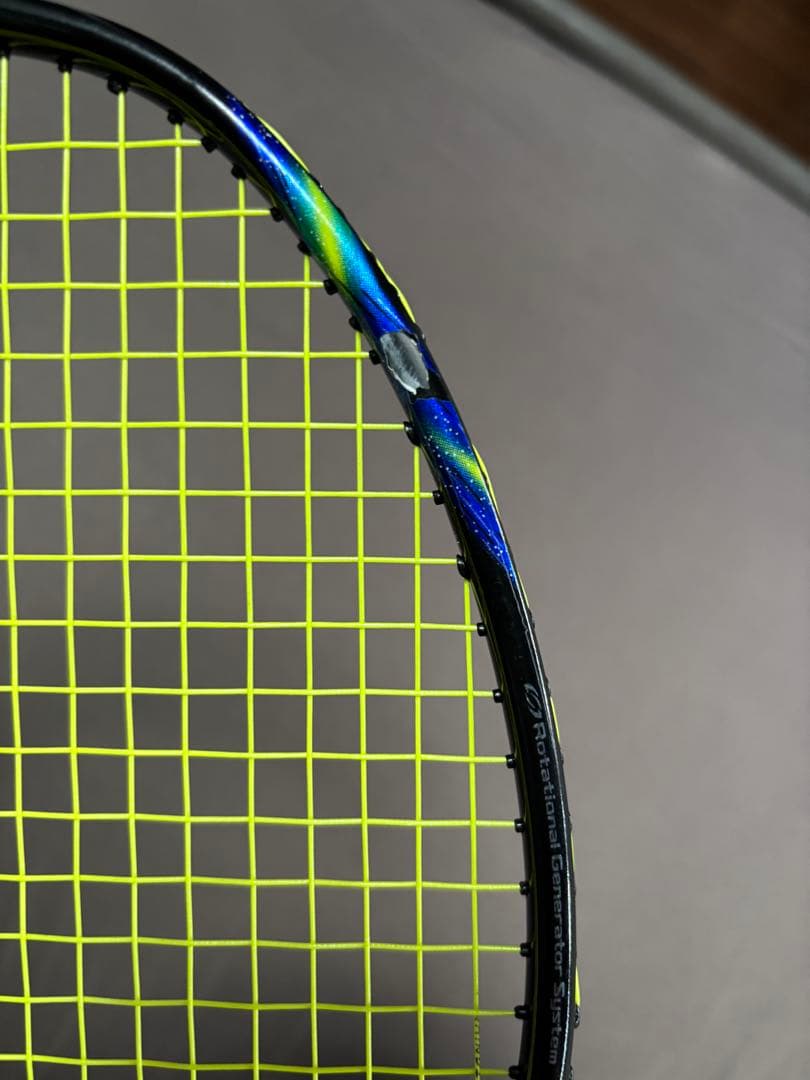 バドミントンラケット アストロクス77 4u5g 黄緑