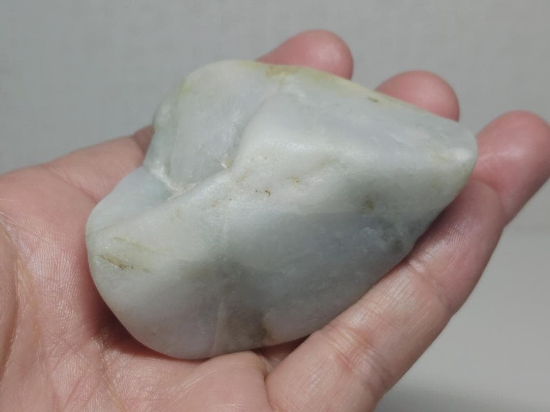 淡緑 179g 翡翠 ヒスイ 翡翠原石 鑑賞石 原石 自然石 誕生石 鉱物 鉱石