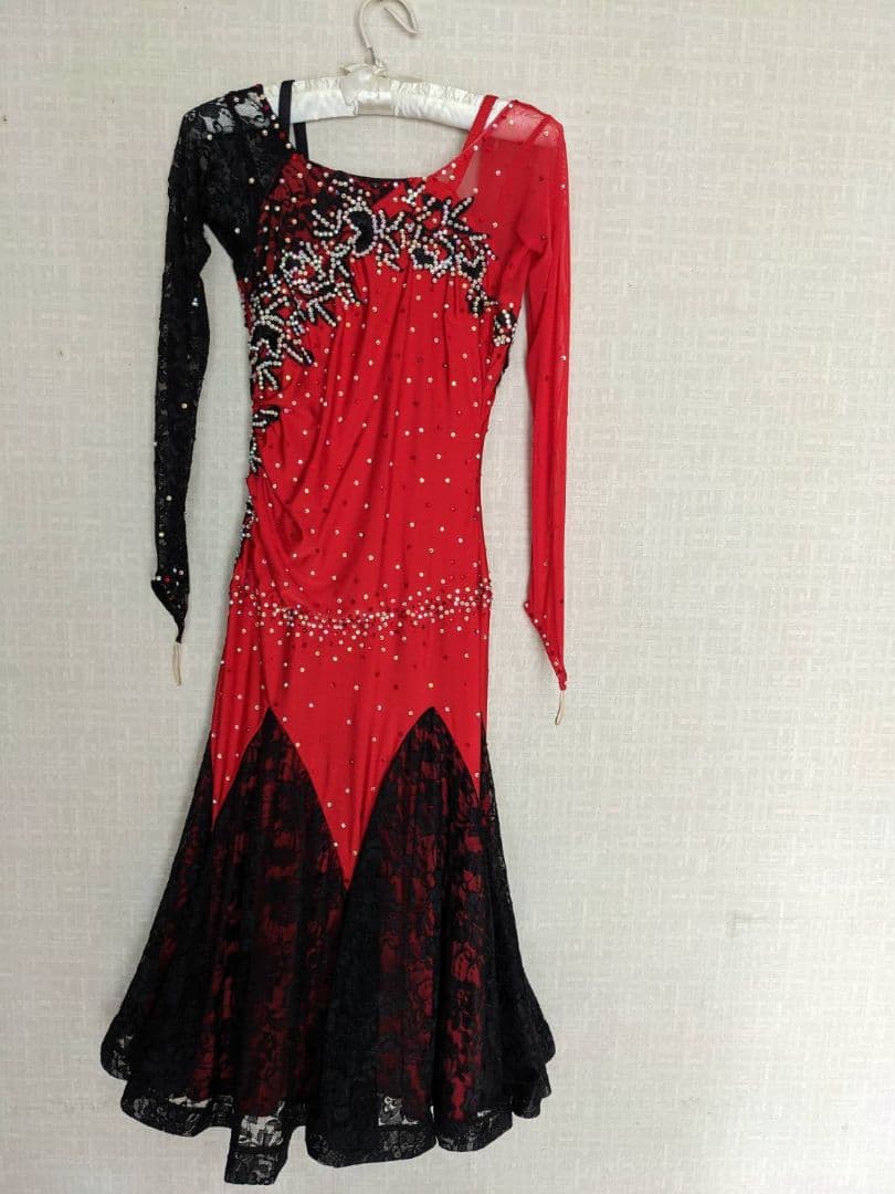 社交ダンス用ドレス 赤・黒 フレアスカート