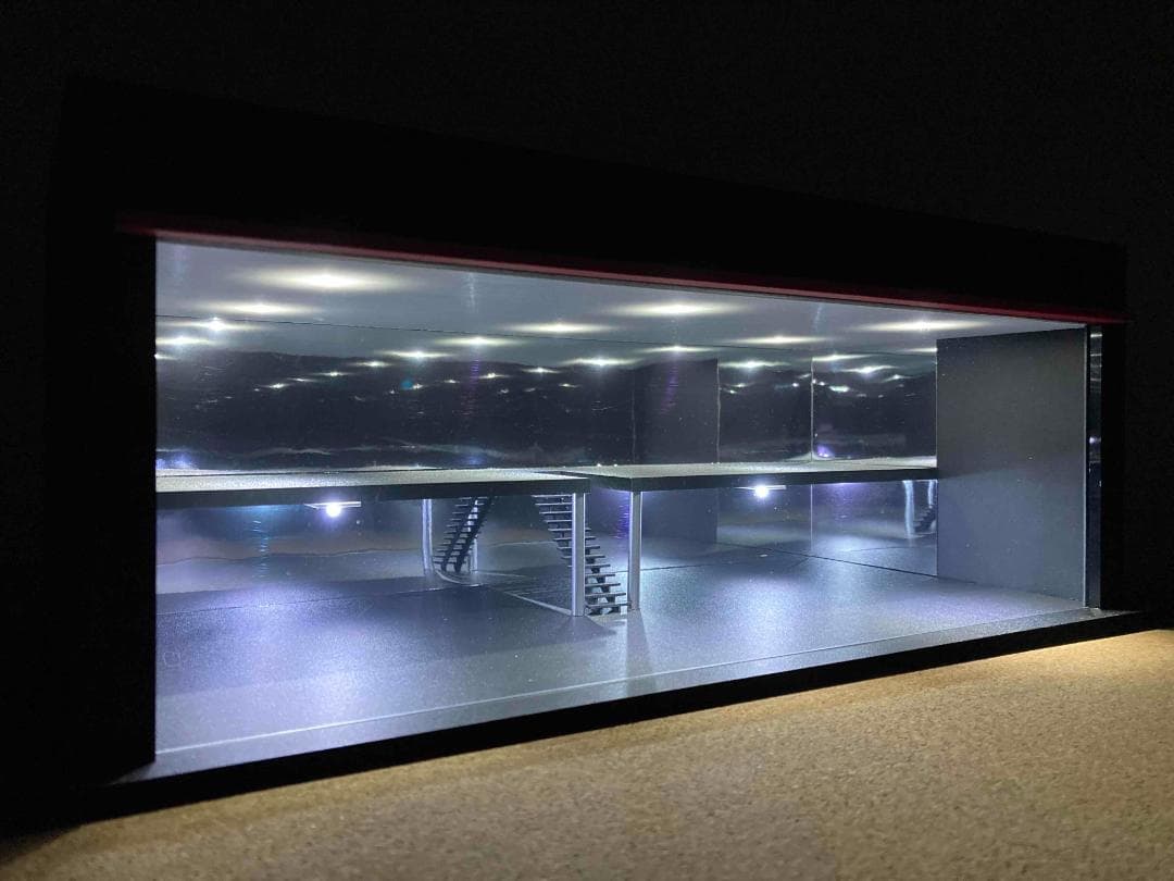 ミニカー用ジオラマ：1/64 ショールームⅣ（ワイドタイプ）最大展示台数24台！