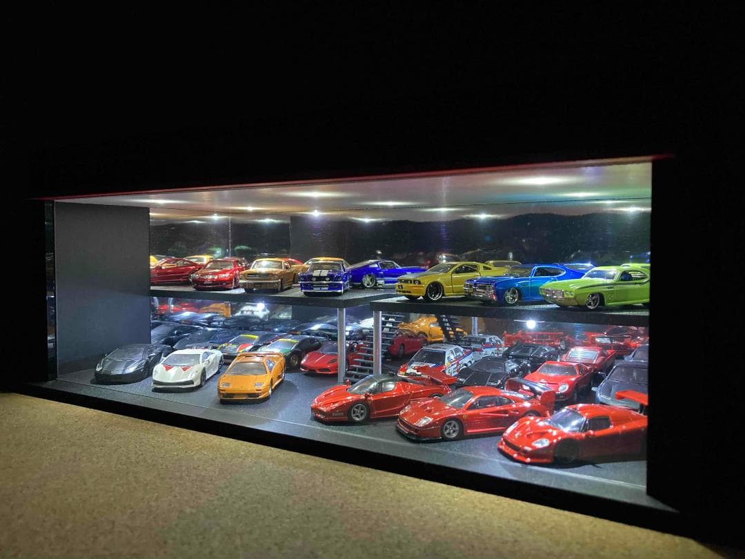 ミニカー用ジオラマ：1/64 ショールームⅣ（ワイドタイプ）最大展示台数24台！