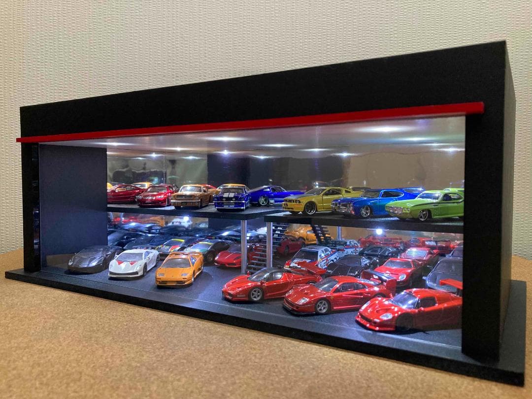 ミニカー用ジオラマ：1/64 ショールームⅣ（ワイドタイプ）最大展示台数24台！