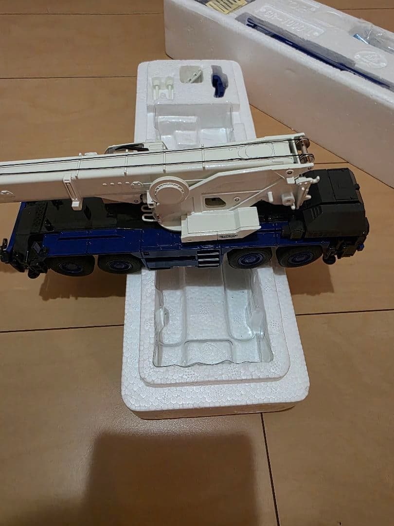 自動車 TADANO GR-1000N CREVO 1000G4