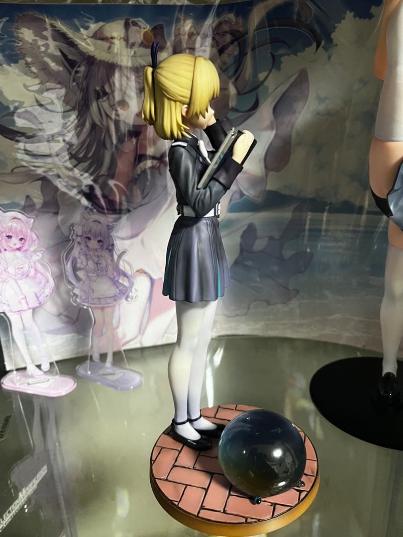 ヘブンバーンズレッド 七瀬七海＆ナービィ 1/7 スケールフィギュア