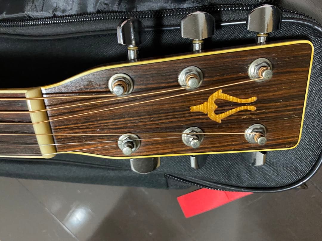 アコースティックギター　yamaki