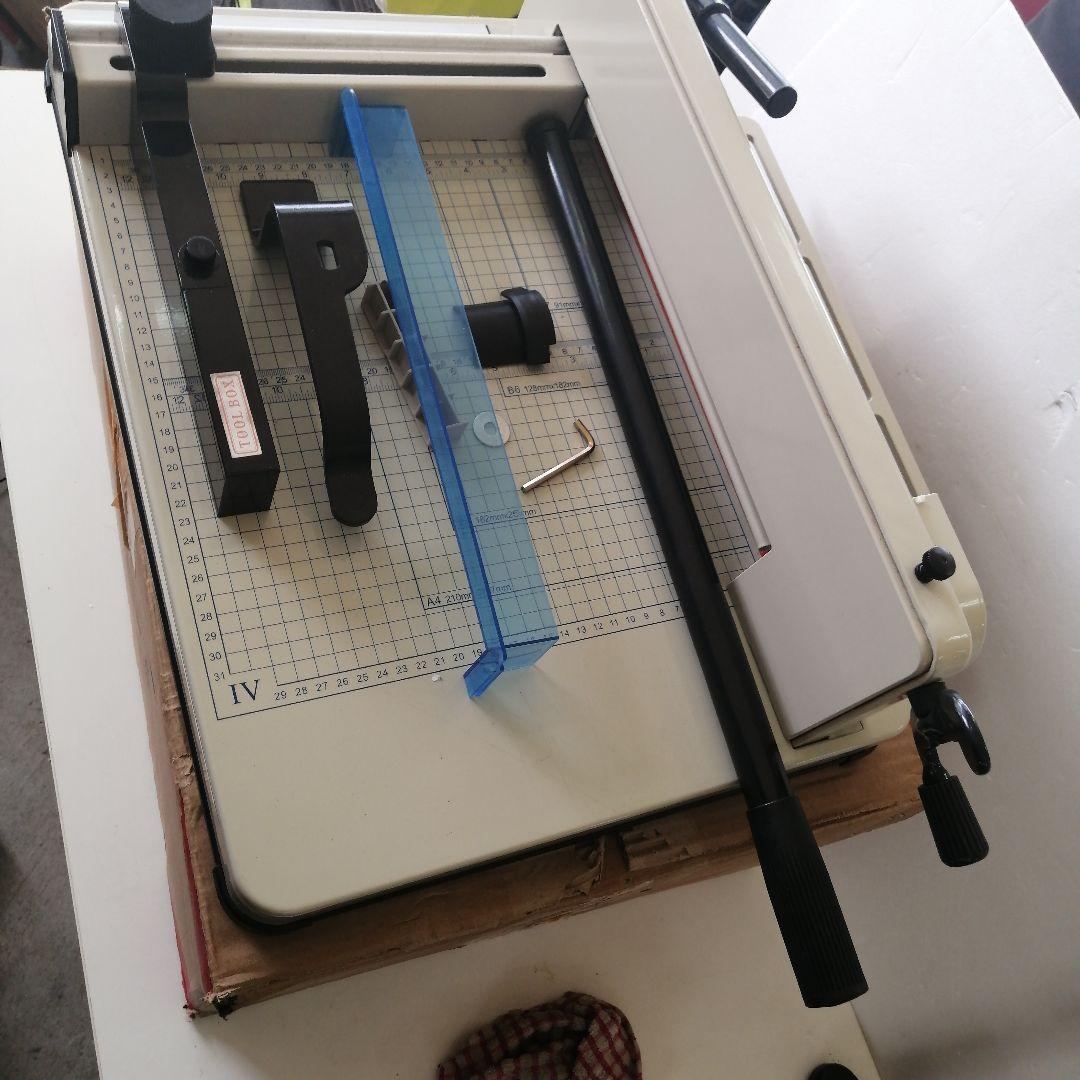 大型裁断機　DS-858A4