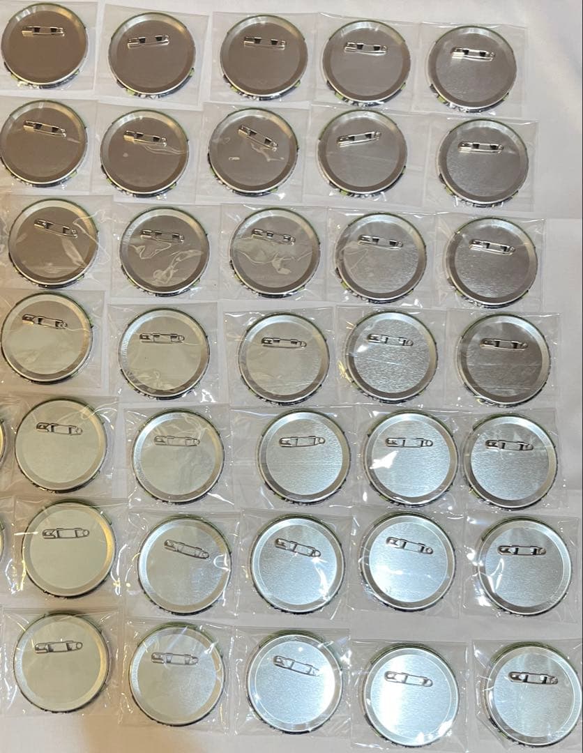 ブルーロック　TSUTAYA 制服　ホログラム　缶バッジ　潔世一　100個