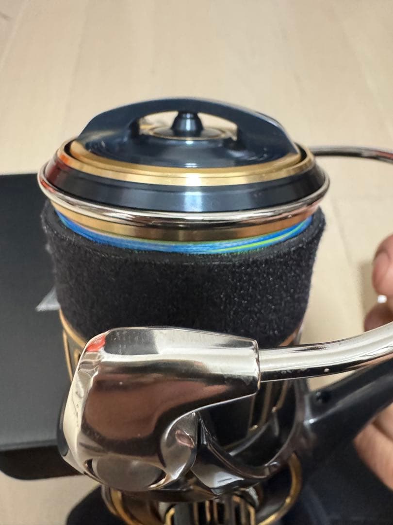 バサー　ダイワ スピニングリール 25ソルティガ 8000-H