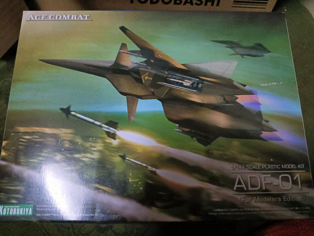 KOTOBUKIYA ACE COMBAT ADF-01 1/144 プラモデル