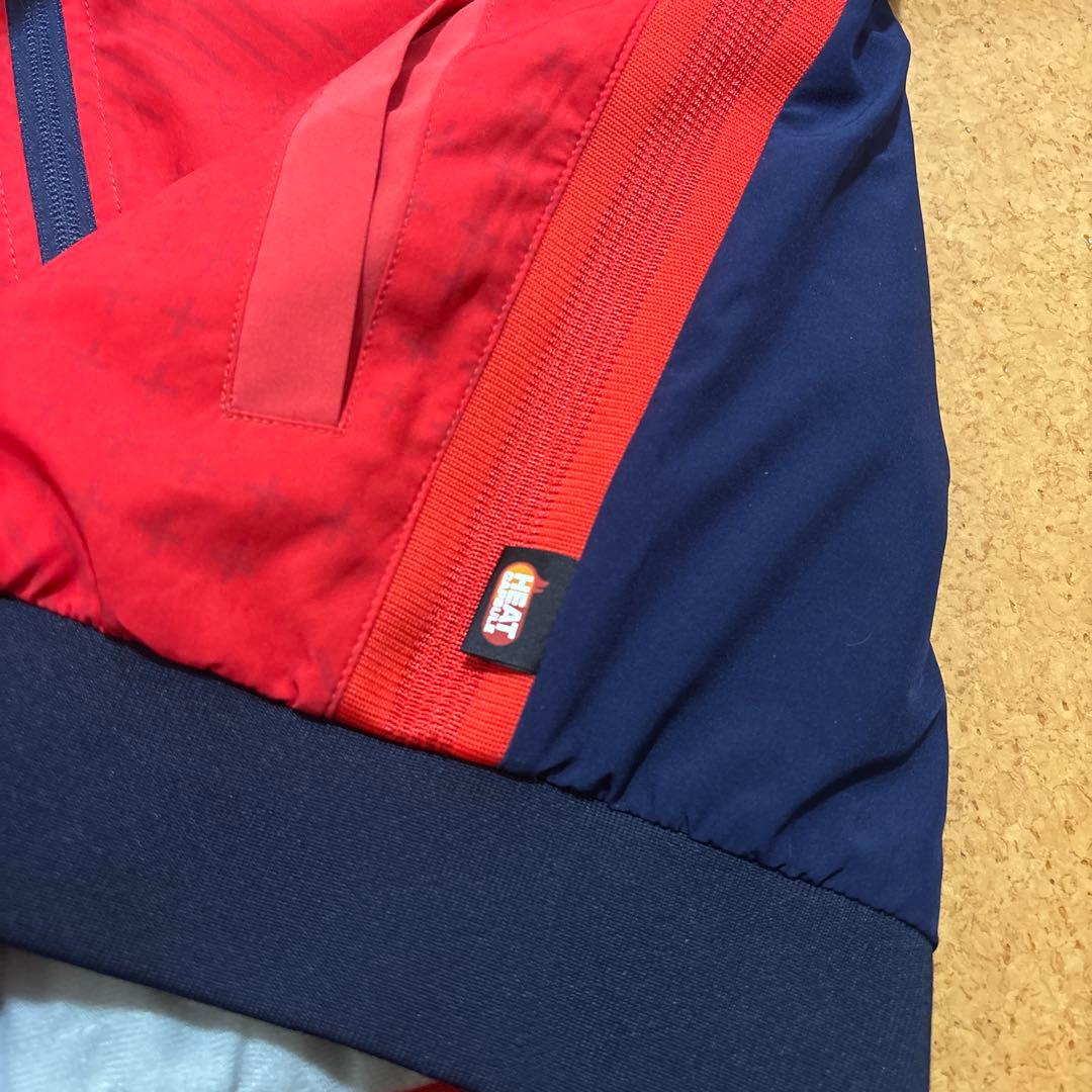 数量限定モデル　人気完売　ヨネックス ヒートカプセル ウィンドジャケット L 赤