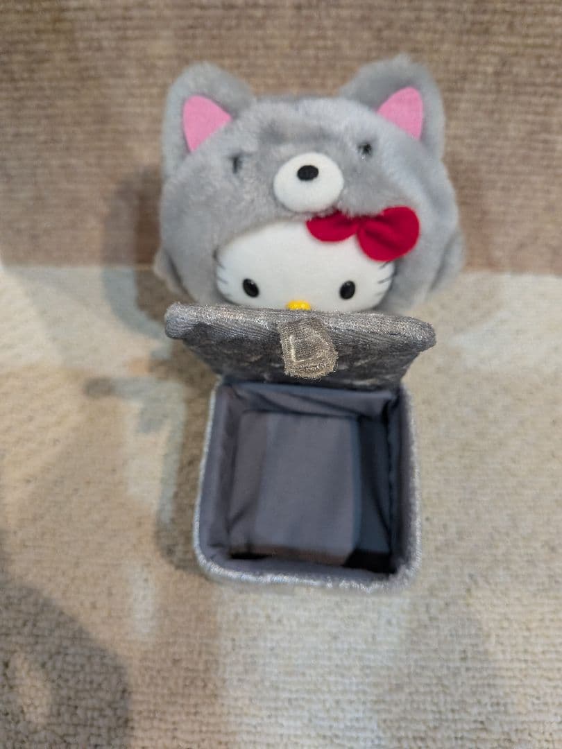 北海道限定　ハローキティ　ギンギツネ　ぬいぐるみ2004年　ぬいぐるみ小物入れ