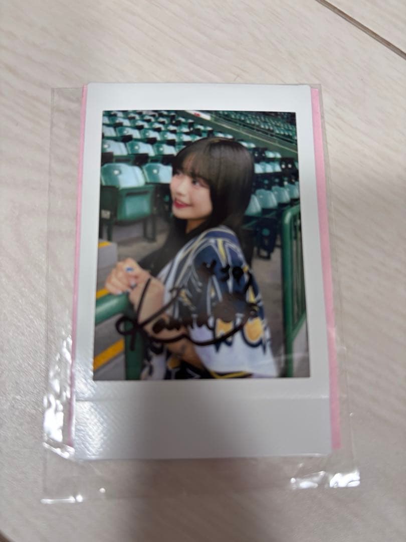 y*9様 Bsgravity サイン入りチェキ KANNA