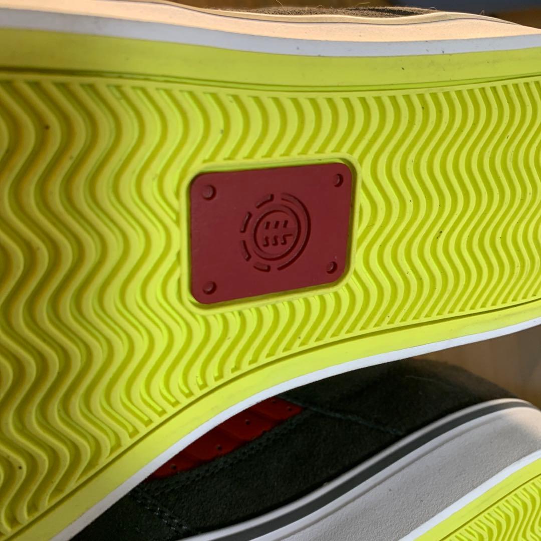 element GLT2 サイズ28.5 色　木炭ライムレッド