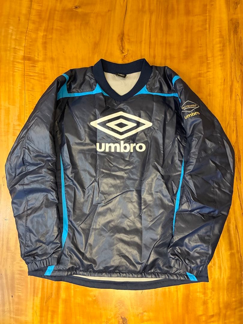 極美品 UMBRO 中綿 ピステ ウィンドブレーカー L M 上下 セットアップ