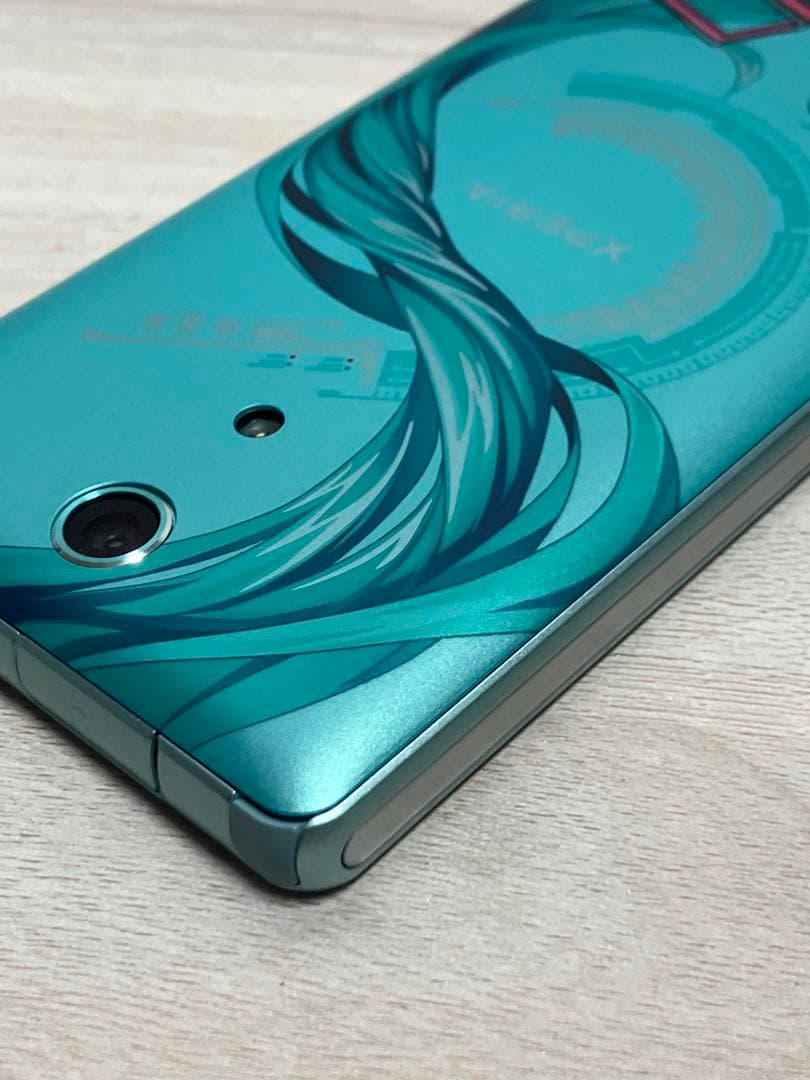 Xperia feat. 初音ミク SO-04E