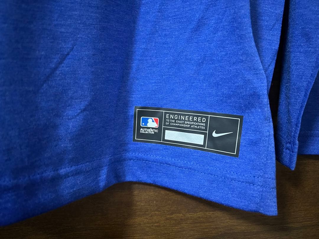 ドジャース オーセンティックフーディ サイズM 新品未使用タグ付