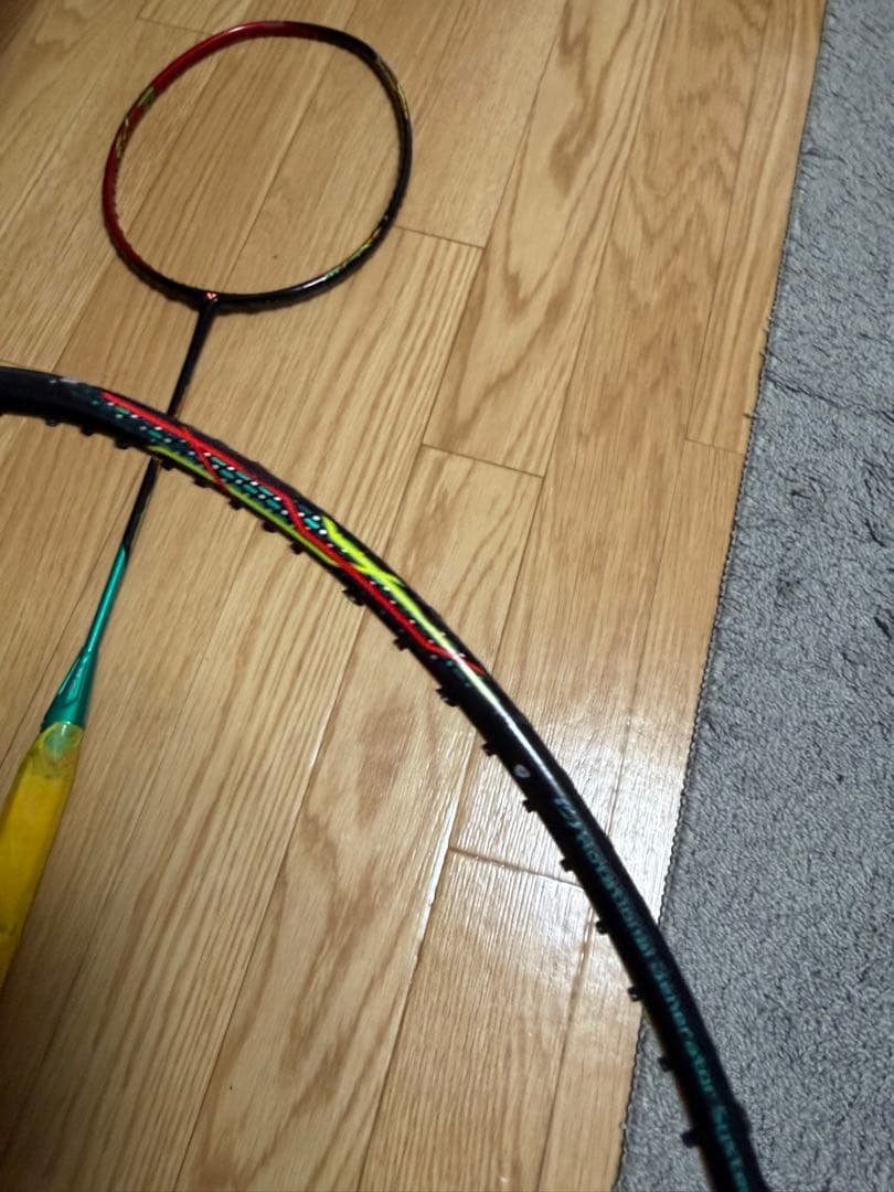 YONEX1アストロクス88d4u5バドミントンラケット 2本セット（即購入可）