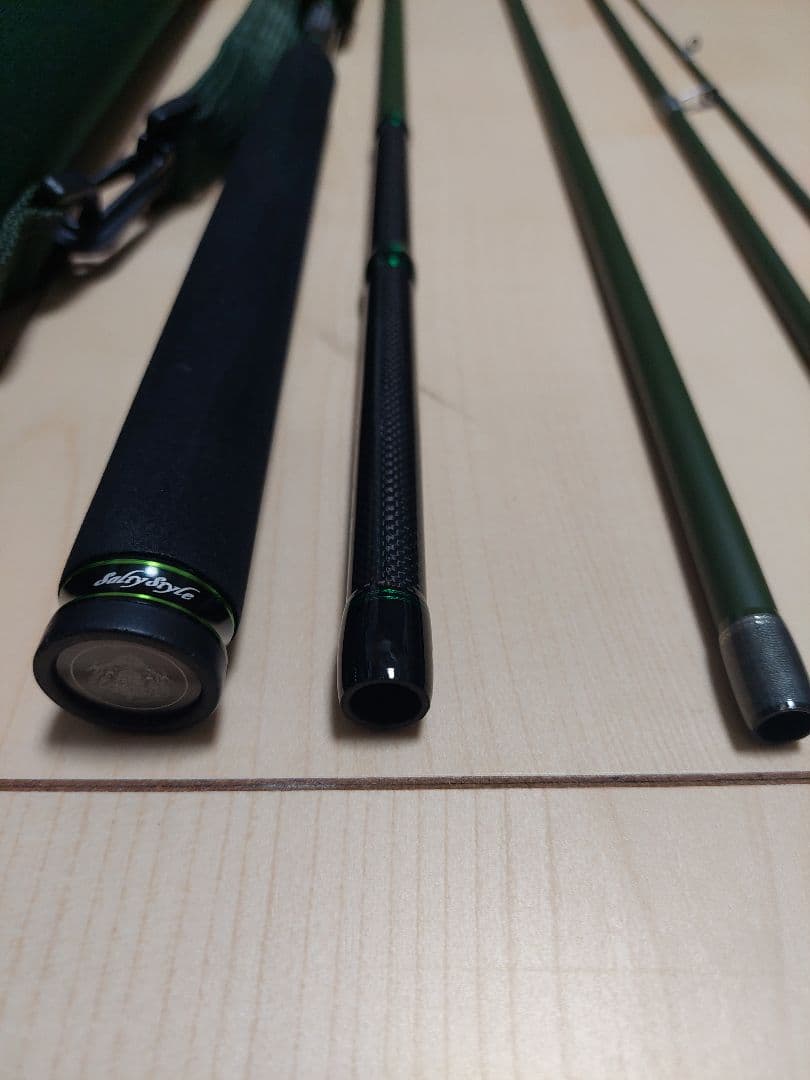 Tomaソルティースタイル カラーズ　905MT パックロッド　シーバス