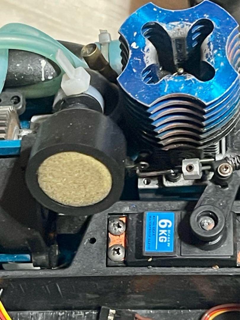 ホビーラジコンカー 冷却エンジン搭載