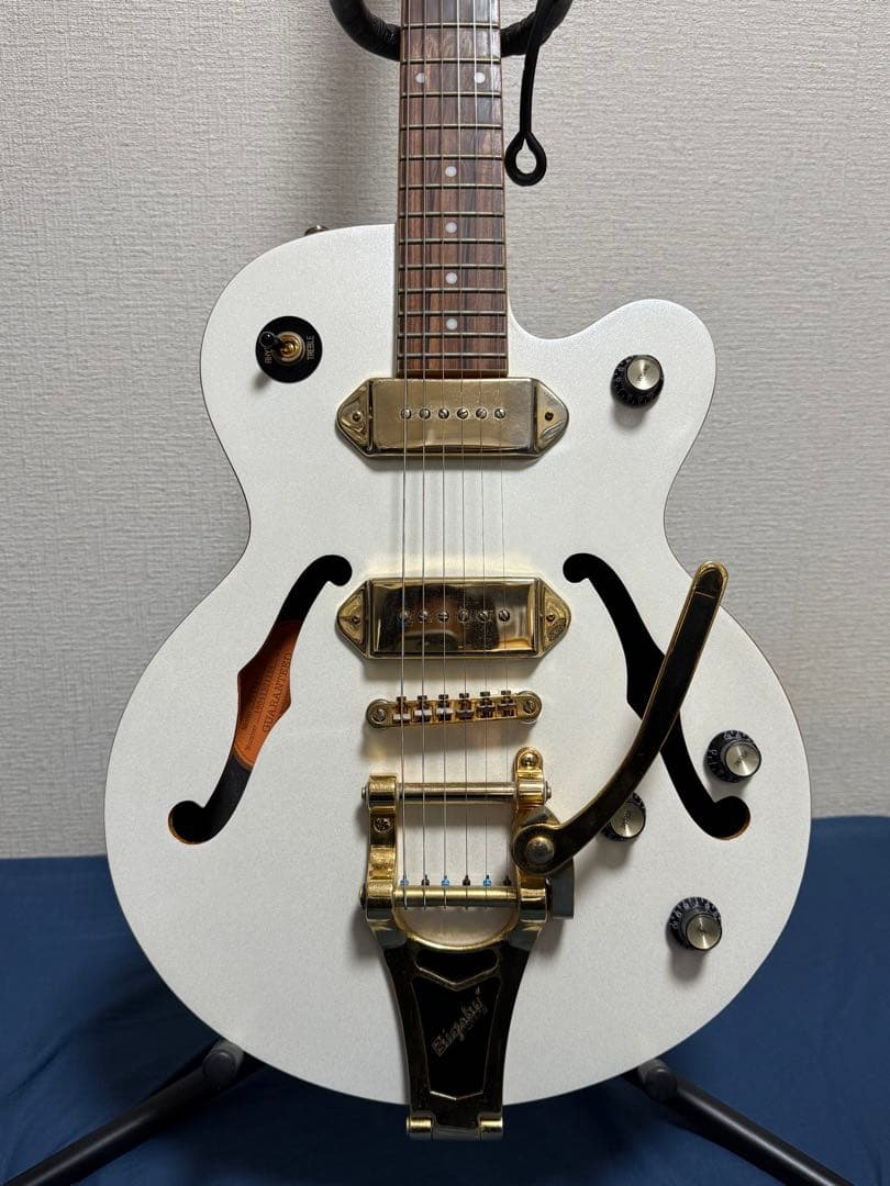 ギター Epiphone WILDKAT e Pearl White