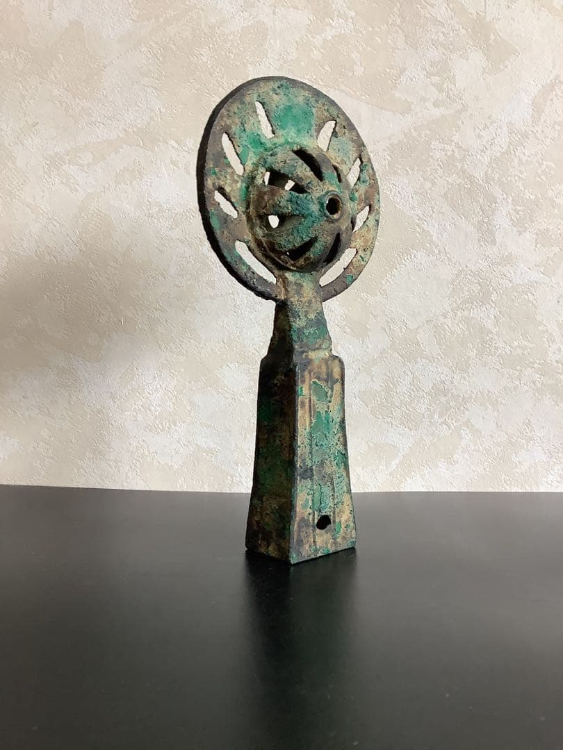 青銅の鑾　鈴　青銅製の古い装飾的な道具　緑青　高さ約17cm 320g