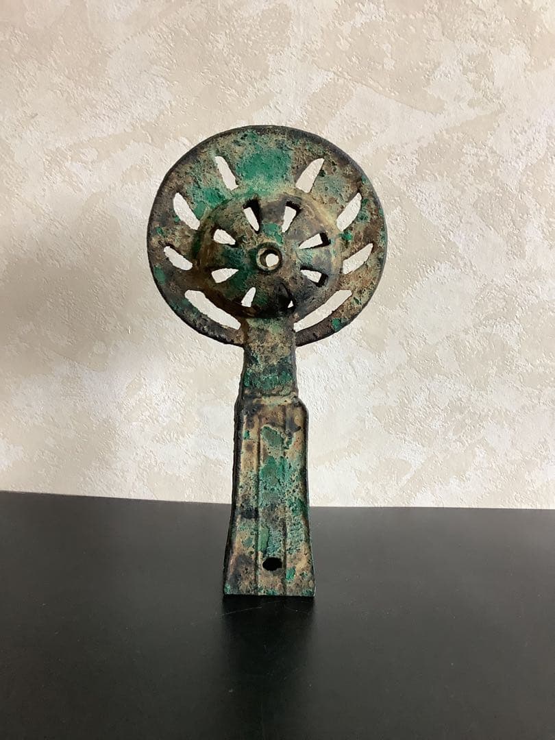 青銅の鑾　鈴　青銅製の古い装飾的な道具　緑青　高さ約17cm 320g