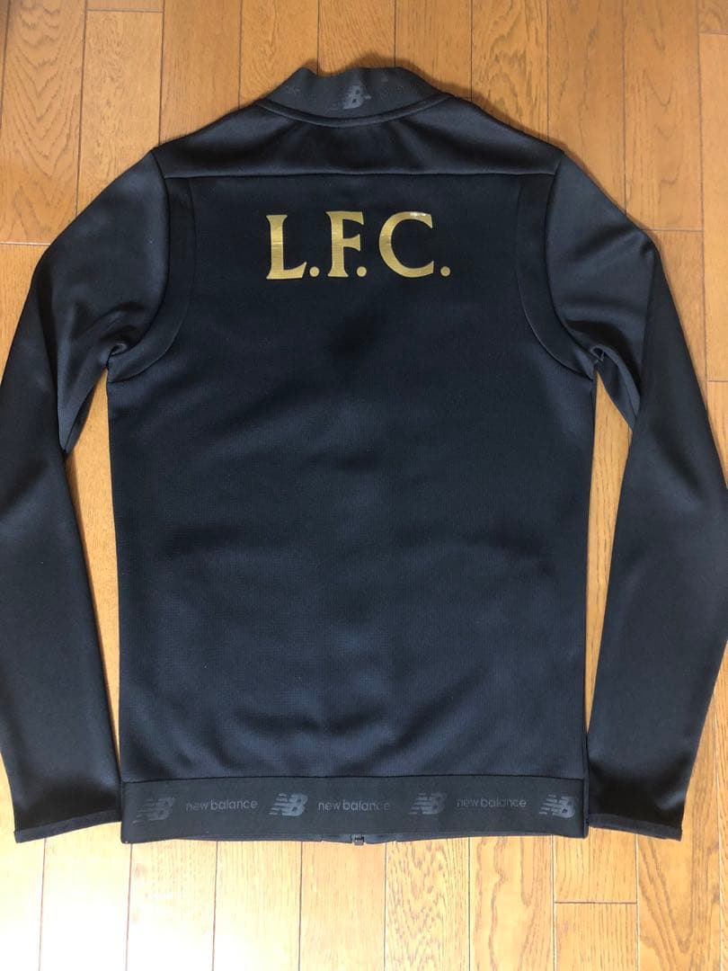 リバプール Liverpool FC ジャケット サイズM 【お値下げ中‼️】