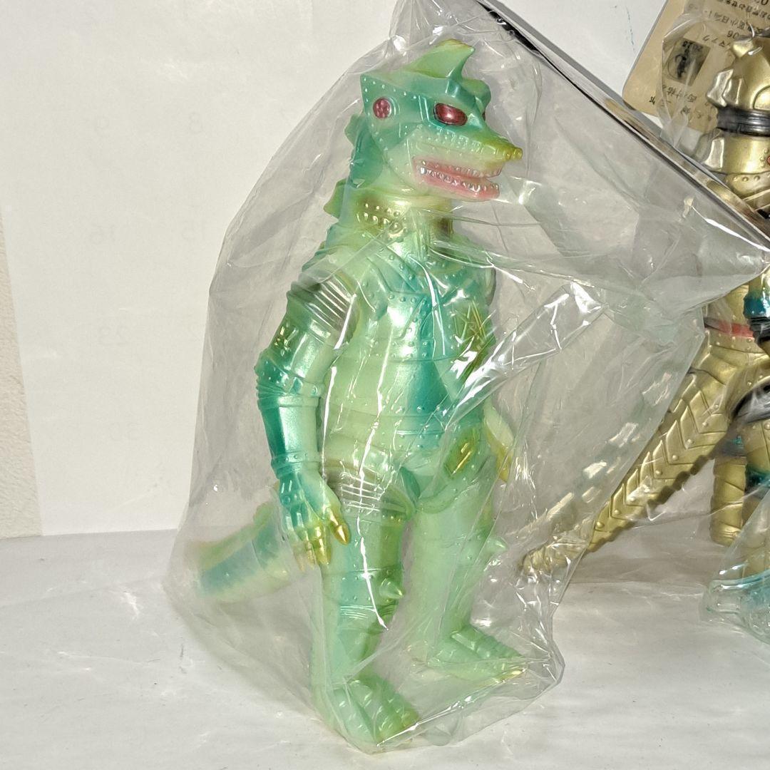 メカゴジラ　ブルマァク　オーロラカラー・蓄光グリーン・ゴールド　３種セット