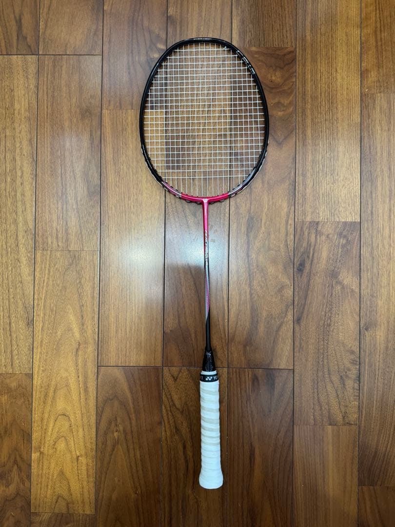 Wilson バドミントンラケット 黒とピンク