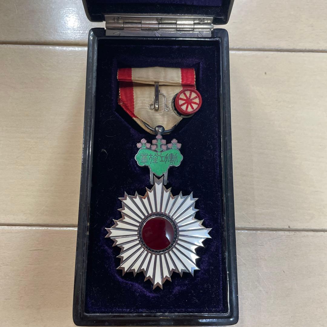 勲六等単光旭日章　勲章　記章　勳六等　大日本帝国　旧日本軍　アンティーク