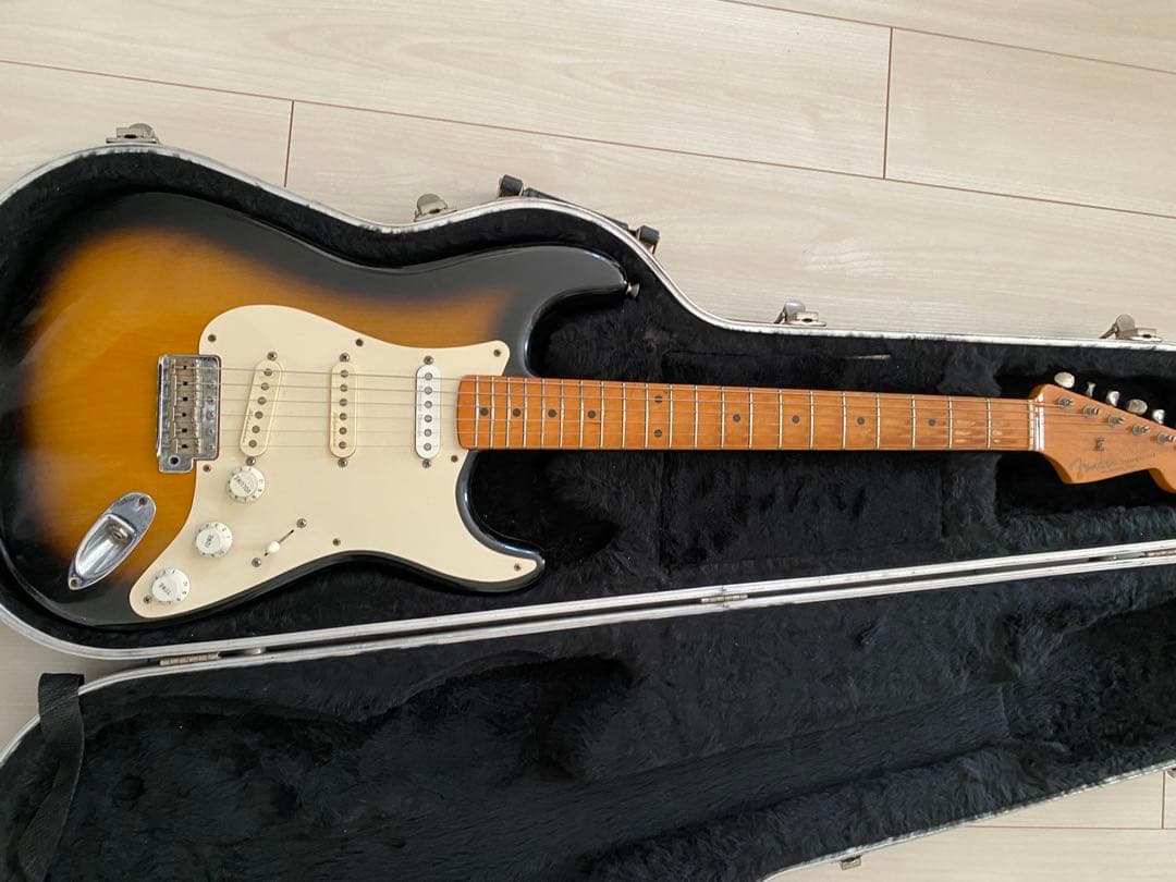 ギター FENDER AMERICAN VINTAGE STRATOCASTER