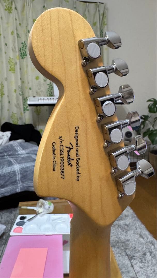 Squier Stratocaster ブラック