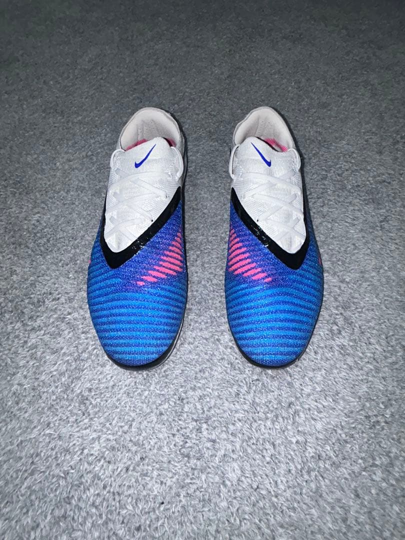 NIKEナイキ　ファントム6 LOW AG エリート ナップサック付き