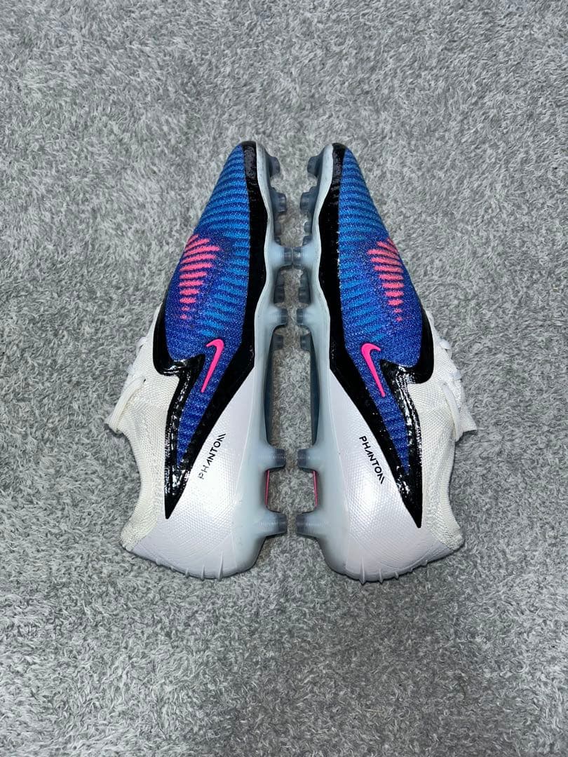 NIKEナイキ　ファントム6 LOW AG エリート ナップサック付き